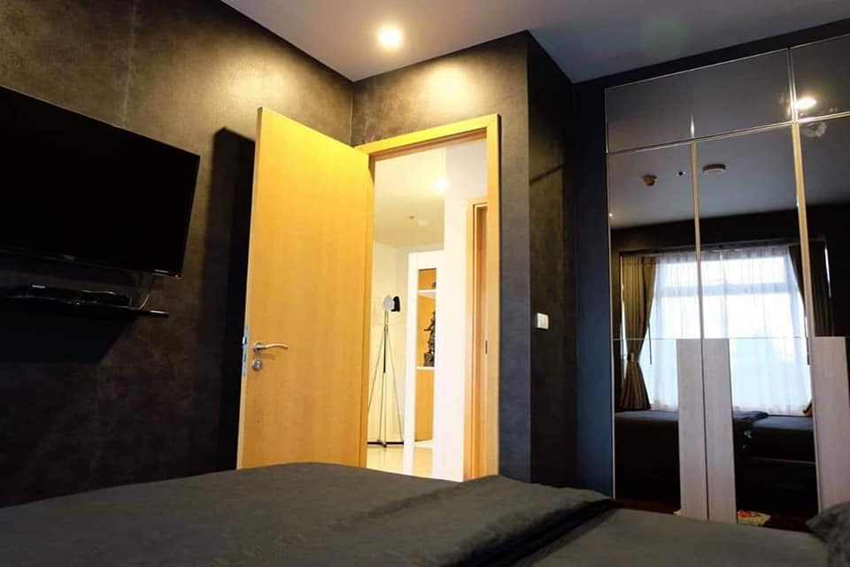 เซอร์เคิล 1 เพชรบุรี 36 [Circle 1 Petchaburi 36]