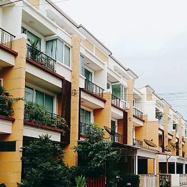 ปรัชญา อินทาวน์ ลาดพร้าว 101 [Pradya in Town Ladphrao 101]