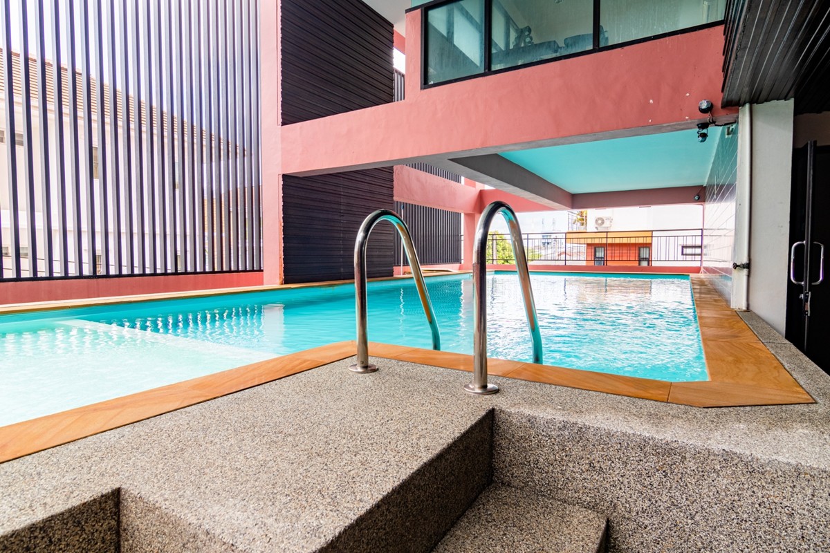 เดอะ พีโอนี่ คอนโดมิเนียม [The Peony Condominium]