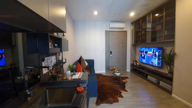 เดอะรูม สุขุมวิท 69 [The Room Sukhumvit 69]