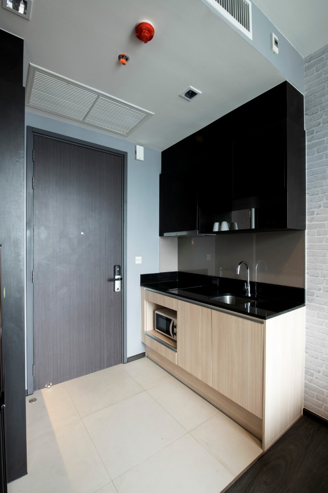 เอดจ์ สุขุมวิท 23 [Edge Sukhumvit 23]