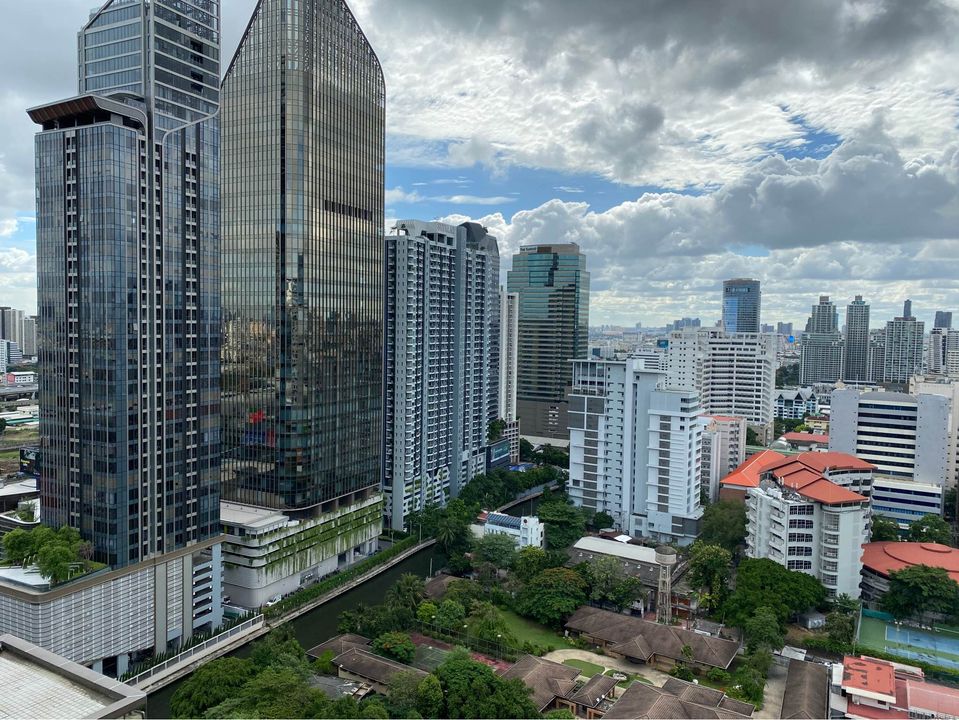 เดอะ ลอฟท์ อโศก [The Lofts Asoke]