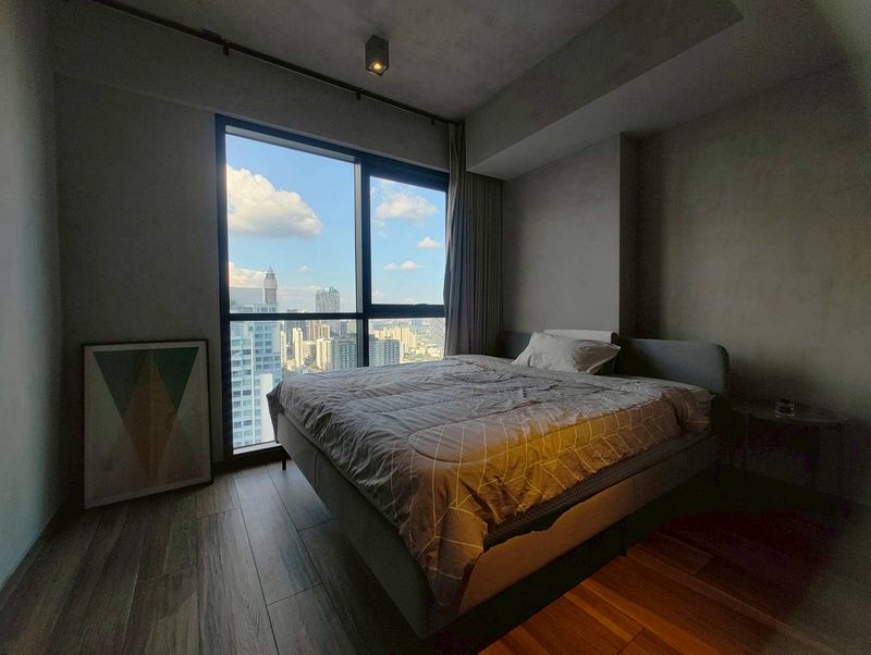 เดอะ ลอฟท์ อโศก [The Lofts Asoke]
