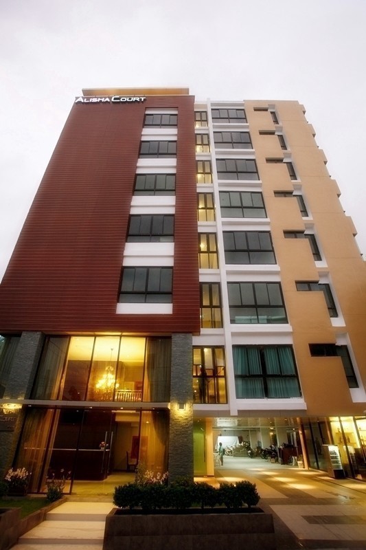 อลิชา คอร์ท คอนโดมิเนียม [Alisha Court condominium]