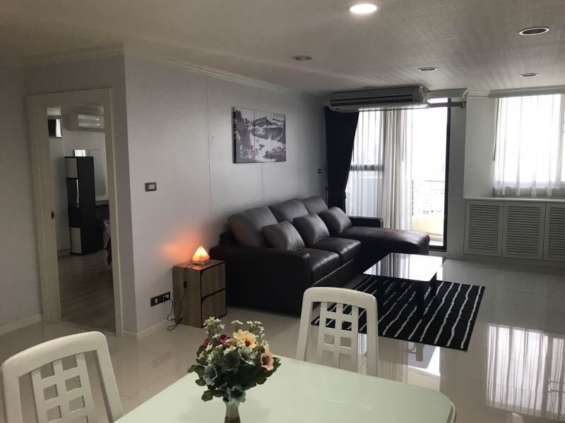 ศุภาลัย เพลส สุขุมวิท 39 [Supalai Place Sukhumvit 39]