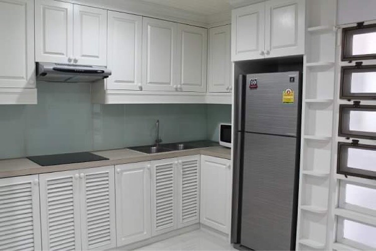 ศุภาลัย เพลส สุขุมวิท 39 [Supalai Place Sukhumvit 39]