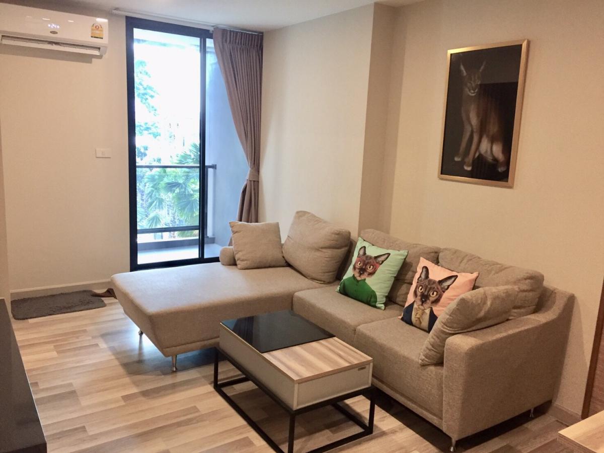 เดอะ คิวบ์ พรีเมียม รัชดา 32 [The Cube Premium Ratchada 32]