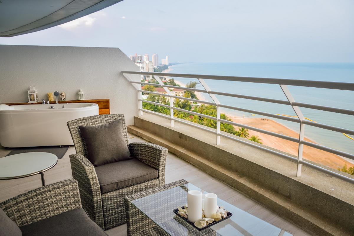 แซนดี้ บีช คอนโด [Sandy Beach Condo]
