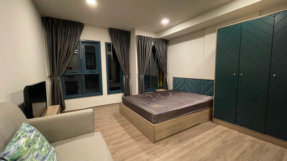 เดอะ เบส สุขุมวิท 50 [THE BASE Sukhumvit 50]