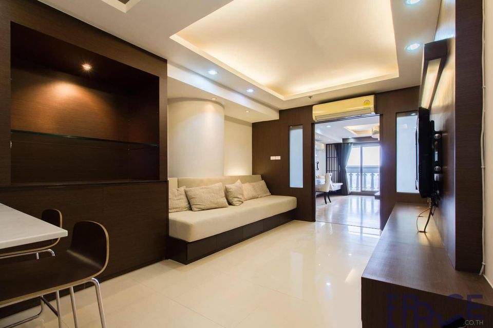 สเตท ทาวเวอร์ [State Tower]