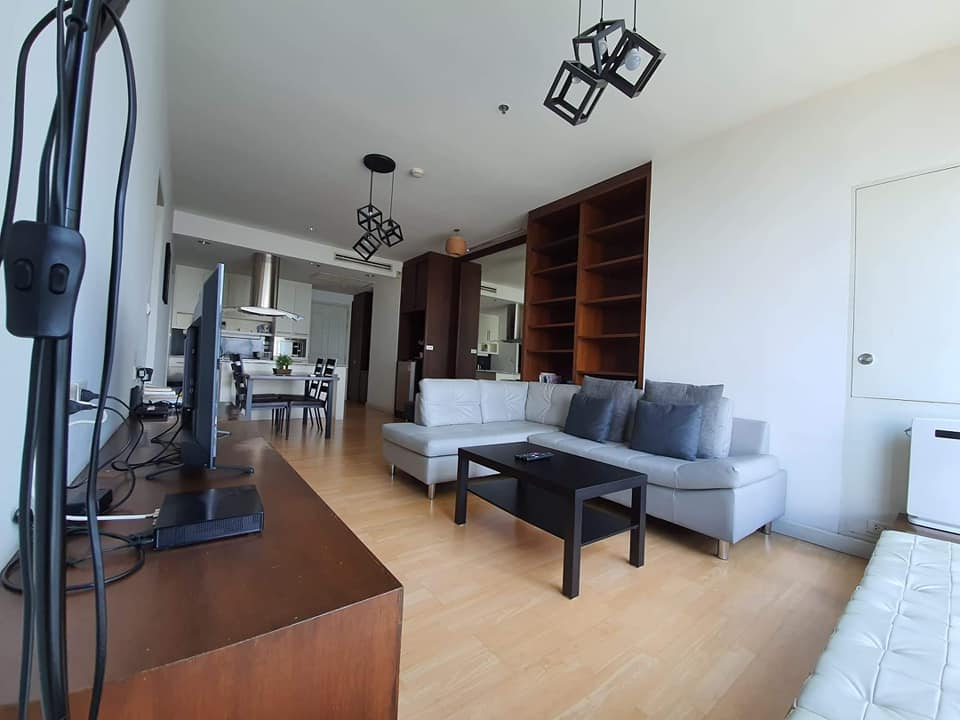 บ้านสาทร เจ้าพระยา [Baan Sathorn Chaopraya]