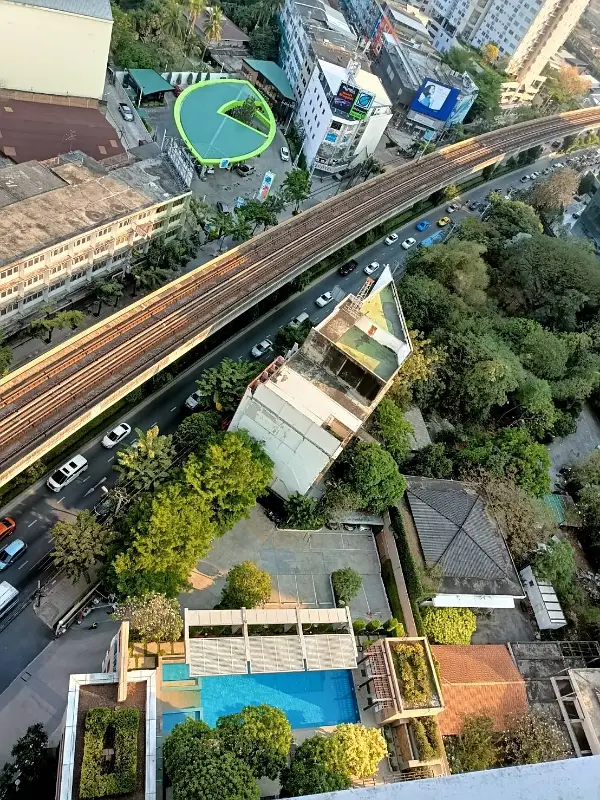 เซ็นทริค ซีน สุขุมวิท 64 [Centric Scene]