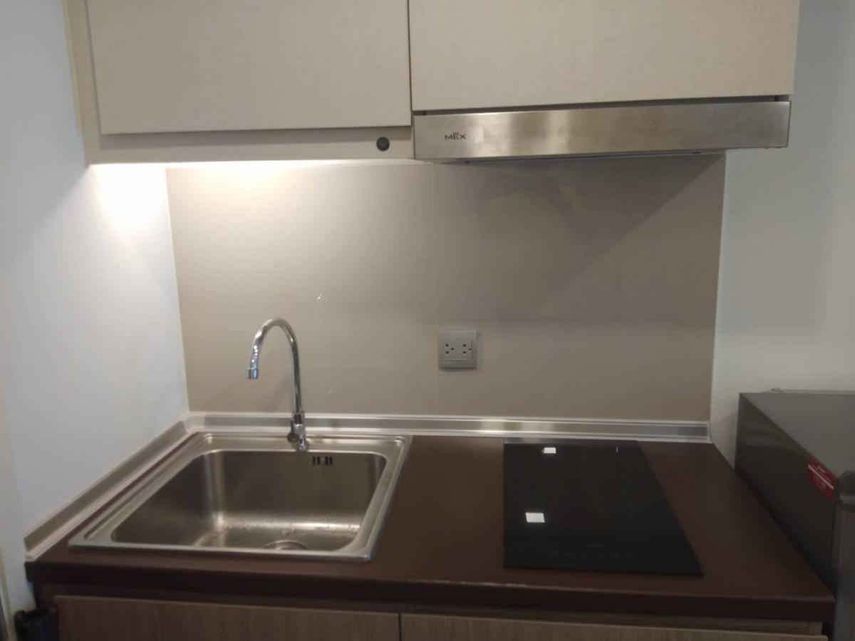 Brown Condo phaholyothin 67