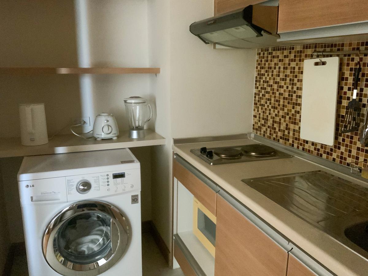 เลอ ลักซ์ คอนโดมิเนียม [LE LUK CONDOMINIUM]