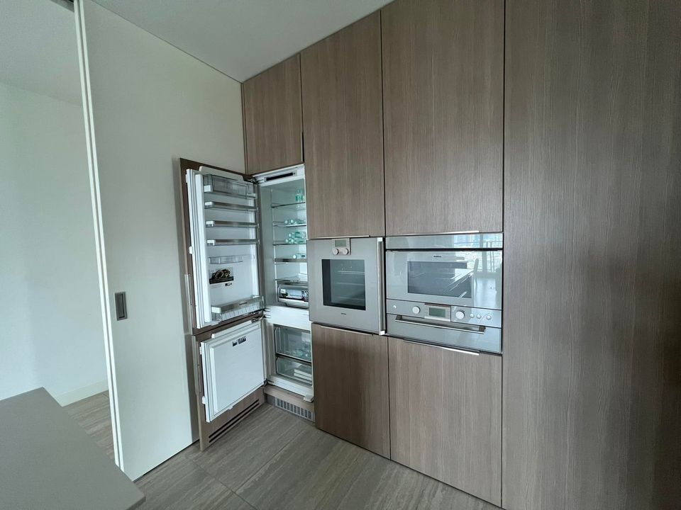 185 ราชดำริ [185 Rajadamri]