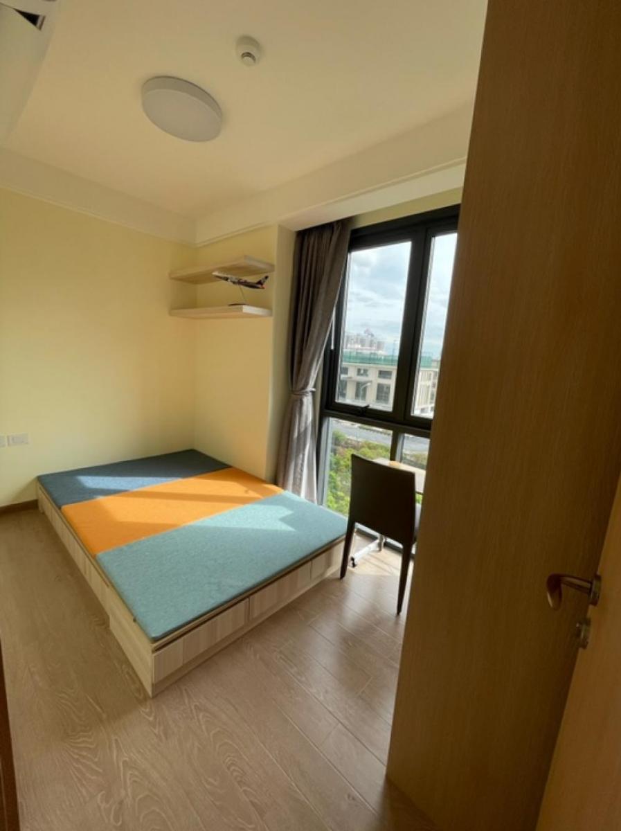 รีเกิล คอนโด [Regal Condo]