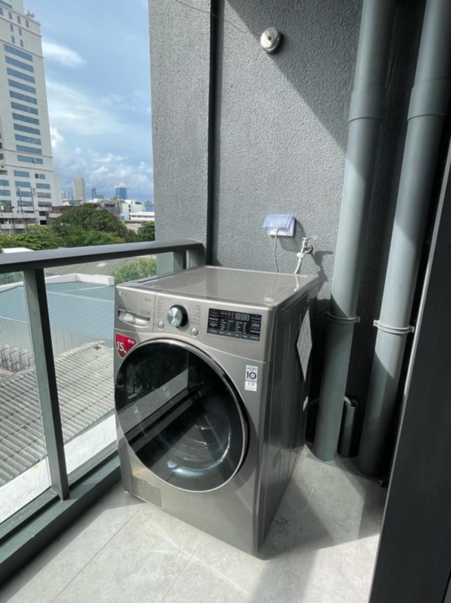 รีเกิล คอนโด [Regal Condo]