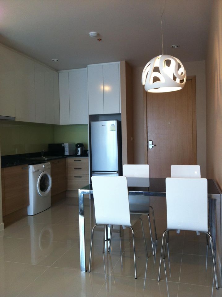 เซอร์เคิล 1 เพชรบุรี 36 [Circle 1 Petchaburi 36]