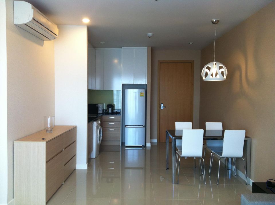 เซอร์เคิล 1 เพชรบุรี 36 [Circle 1 Petchaburi 36]
