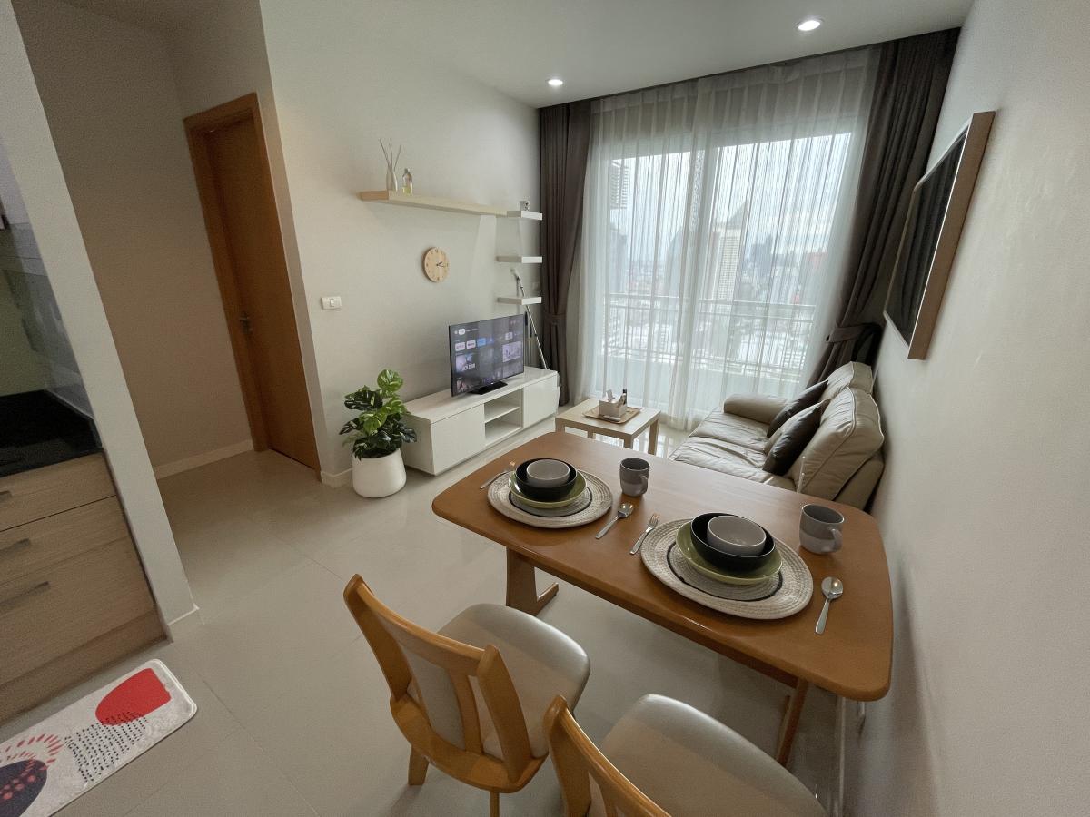 เซอร์เคิล 1 เพชรบุรี 36 [Circle 1 Petchaburi 36]