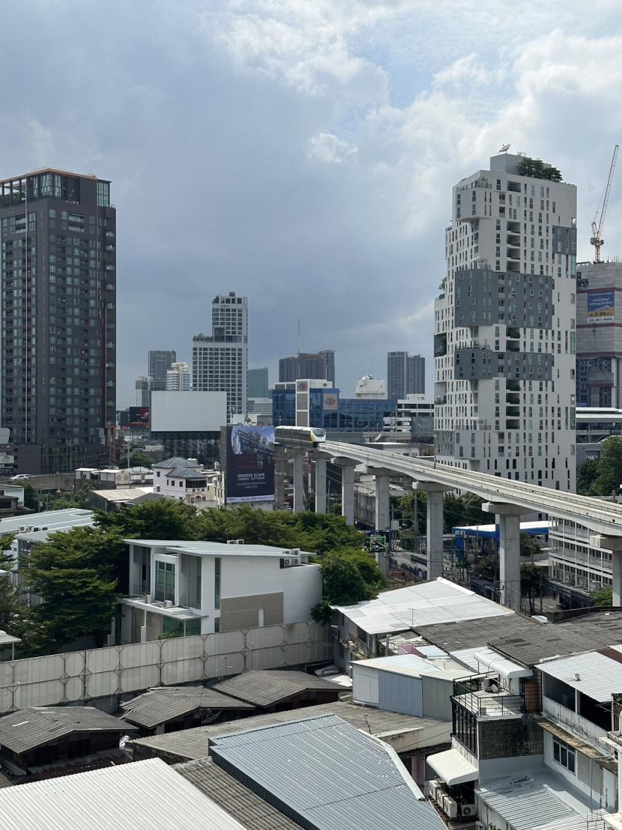 ไลฟ์ แอท รัชดา (ลาดพร้าว 36) [Life @ Ratchada (Lat Phrao 36)]