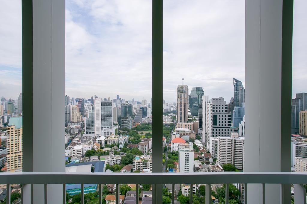 พาร์ค ออริจิ้น พร้อมพงษ์ [Park Origin Phrom Phong]