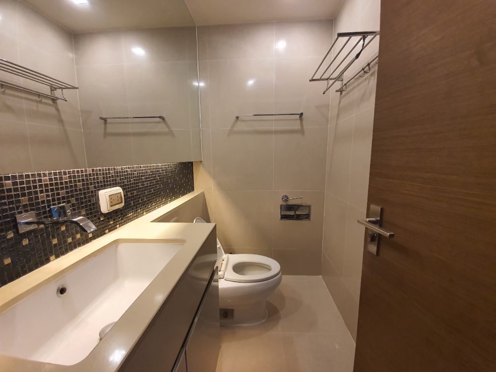 ดิ แอดเดรส สาทร [The Address Sathorn]