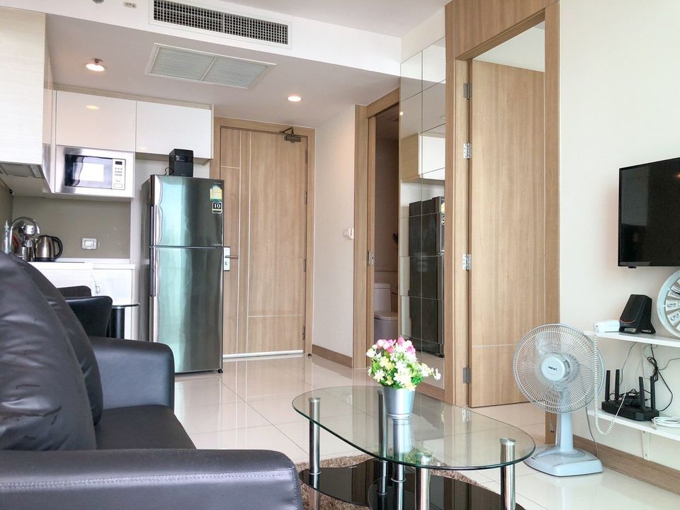 เดอะ ริเวียร่า วงศ์อมาตย์ บีช [The Riviera Wong Amat Beach]