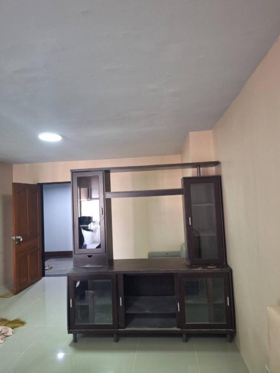 วรรัตน์ คอนโดมิเนียม [Worarat Condominium]