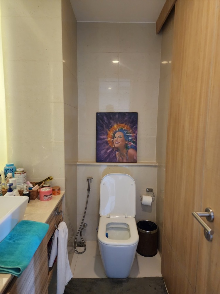 เดอะ ริเวียร่า วงศ์อมาตย์ บีช [The Riviera Wong Amat Beach]