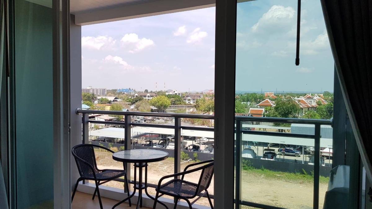 เวล มารีน่า คอนโด [Whale Marina Condo]