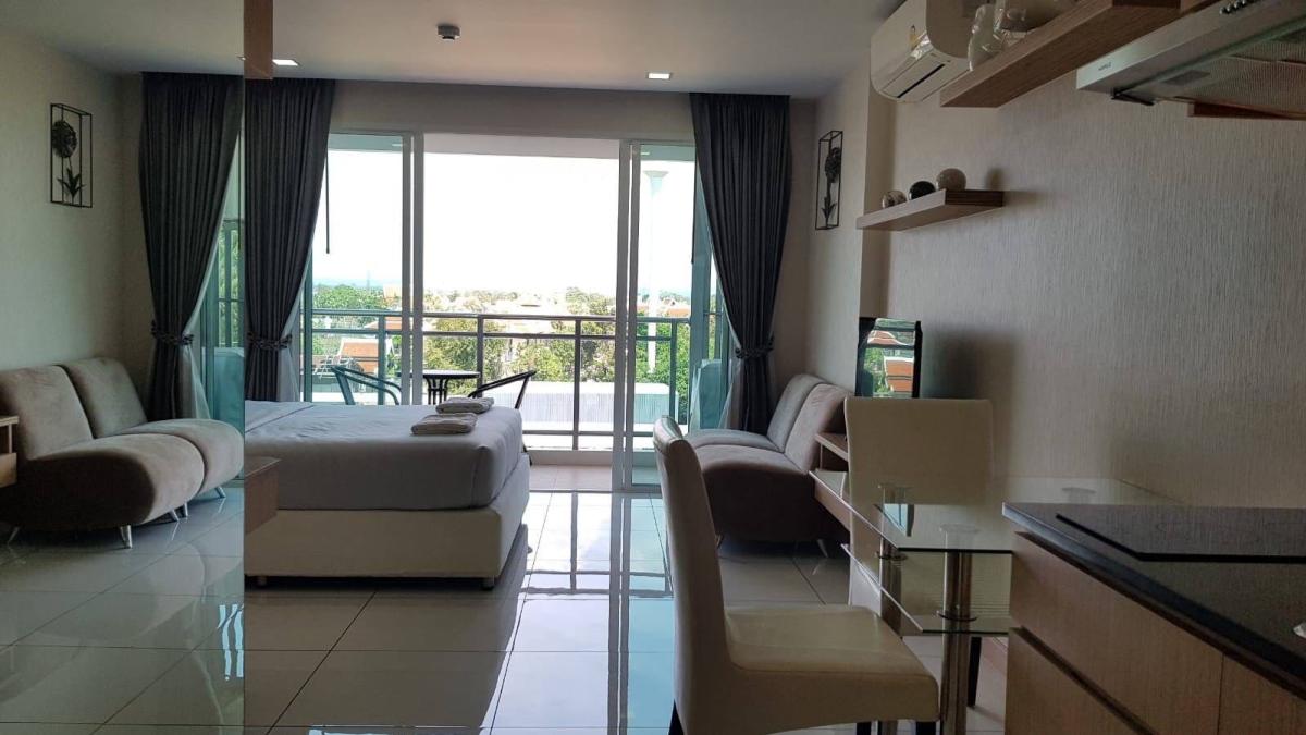 เวล มารีน่า คอนโด [Whale Marina Condo]