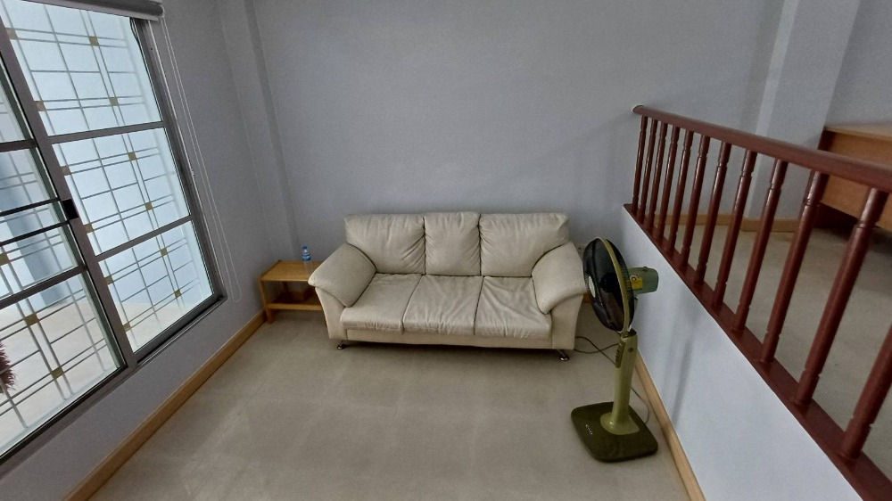 บ้านกลางเมือง โชคชัย 4 [BAAN KLANG MUANG CHOKCHAI 4]