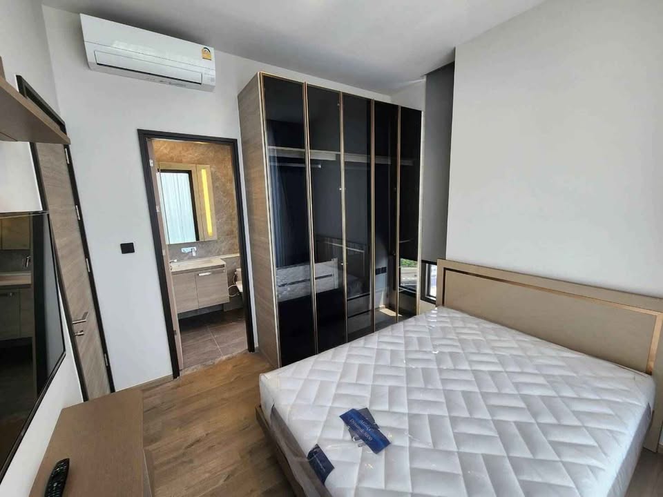 เดอะ เครสท์ พาร์ค เรสซิเดนเซส [The Crest Park Residences]