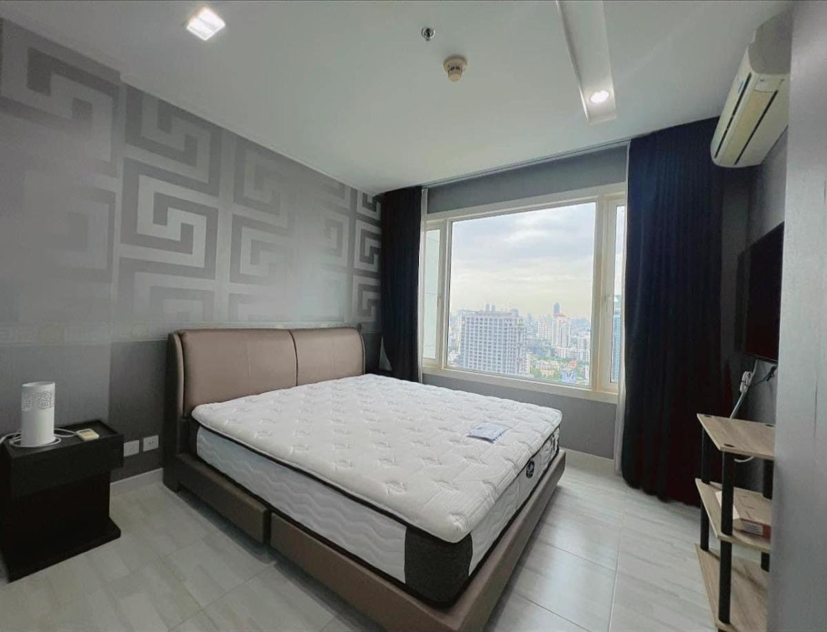 สิริ แอท สุขุมวิท [Siri At Sukhumvit]