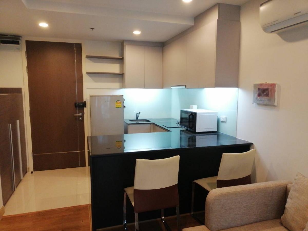 15 สุขุมวิท เรสซิเด็นซ์ [15 Sukhumvit Residences]