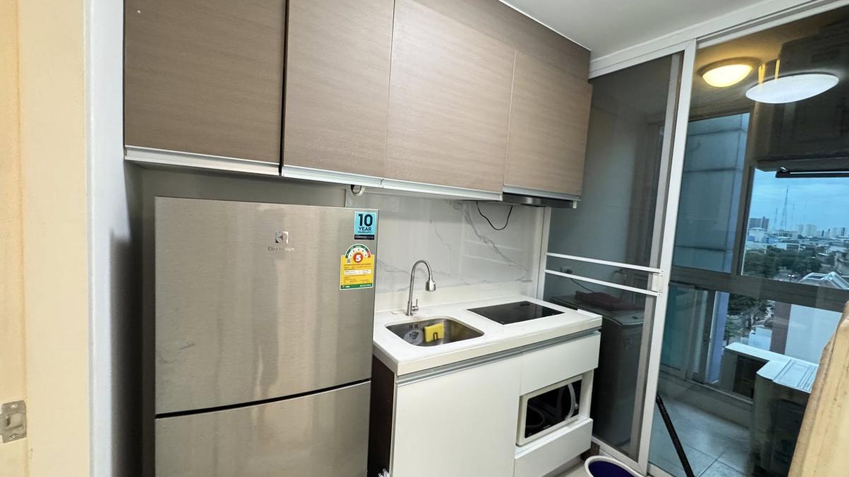 ชาโตว์ อินทาวน์ พหลโยธิน 11 [Chateau In Town Phaholyothin 11]