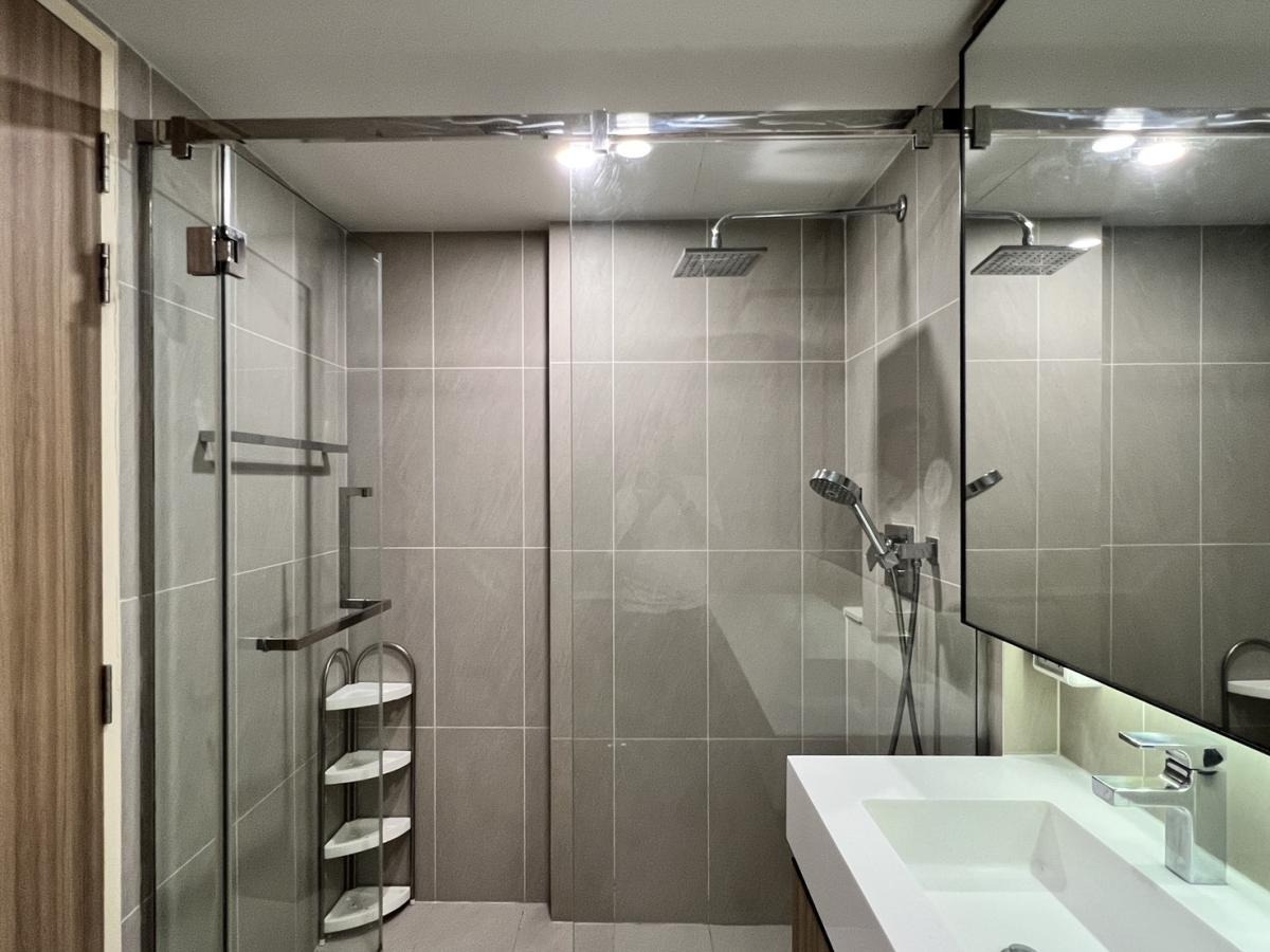 ณ วรา เรสซิเดนซ์ [Na Vara Residence]