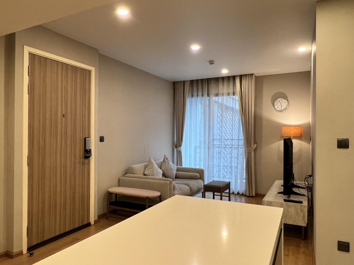 ณ วรา เรสซิเดนซ์ [Na Vara Residence]