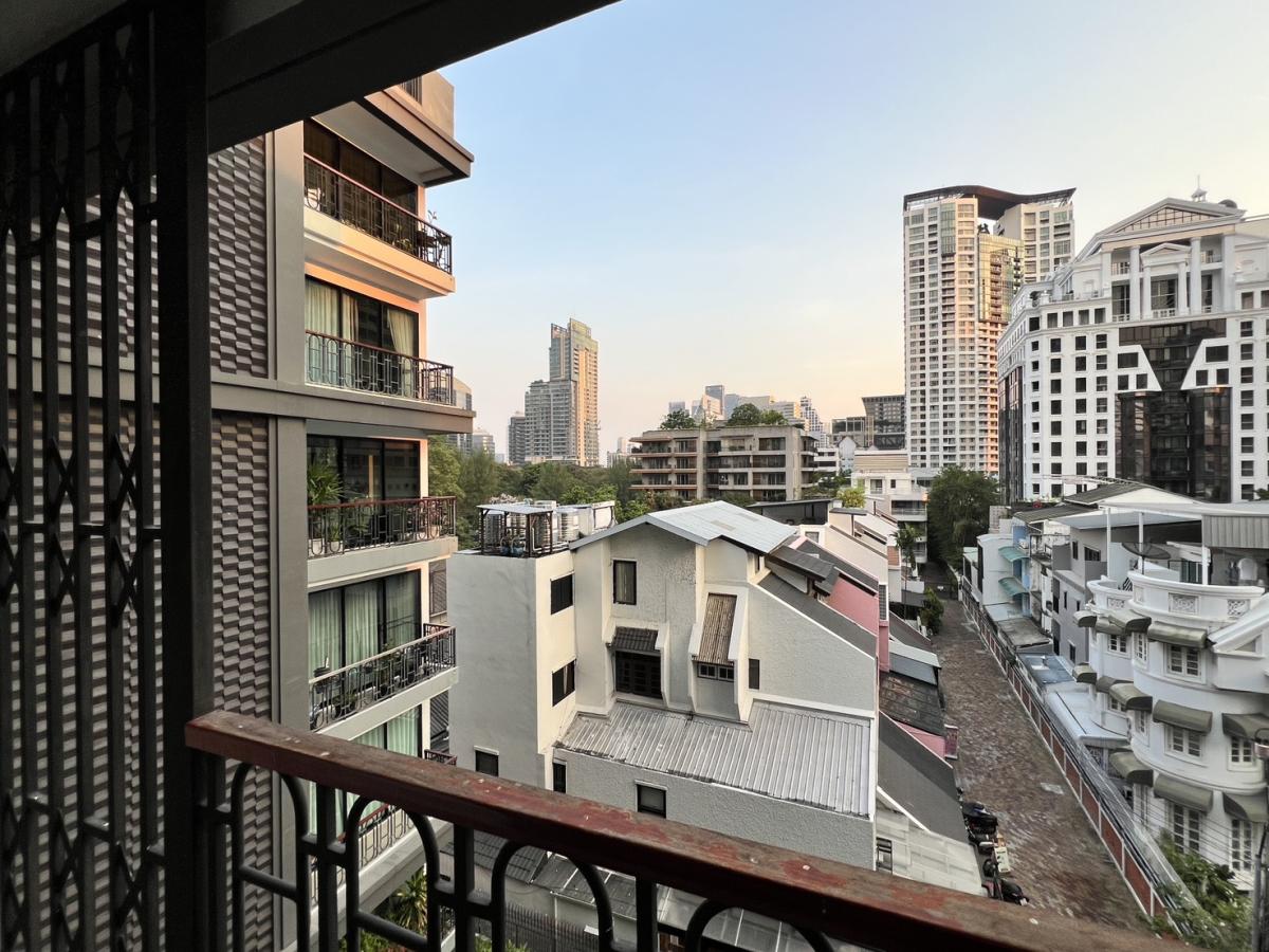 ณ วรา เรสซิเดนซ์ [Na Vara Residence]