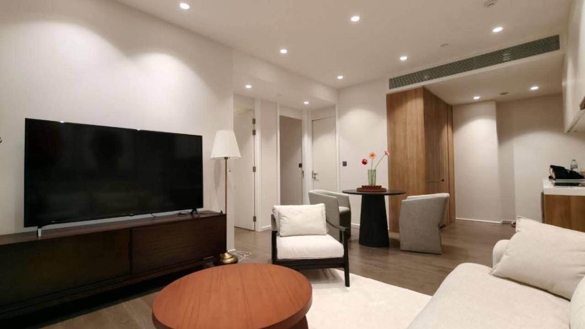 มิวนีค สุขุมวิท 23 [Muniq Sukhumvit 23]