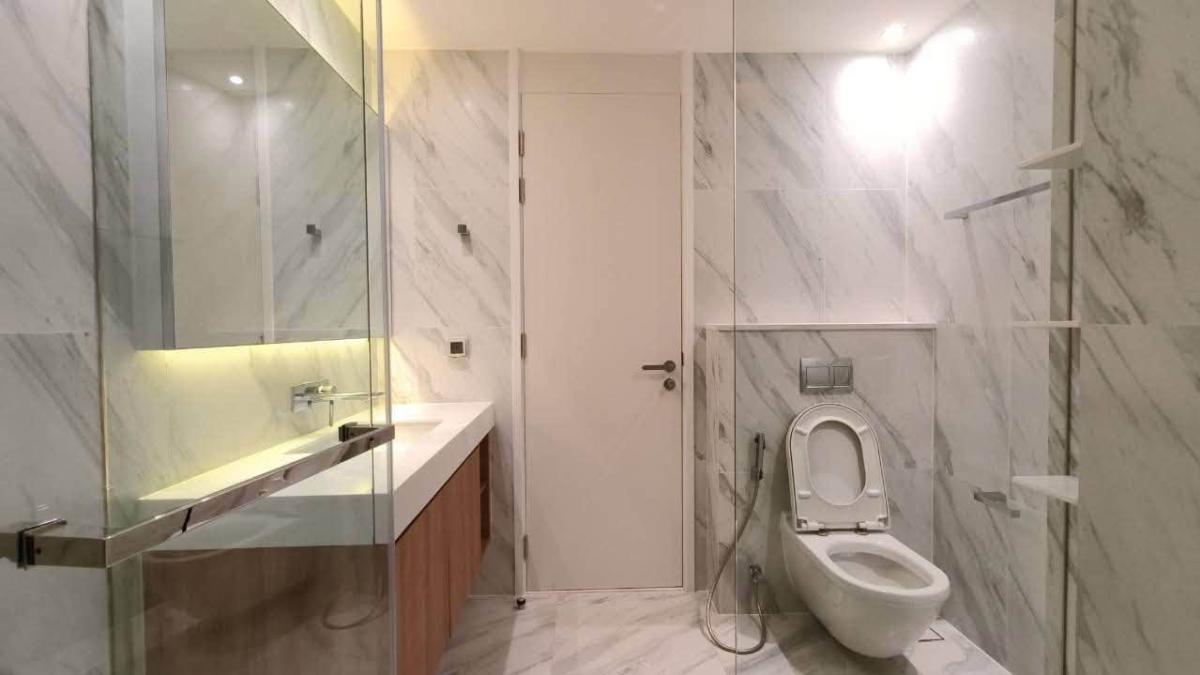 มิวนีค สุขุมวิท 23 [Muniq Sukhumvit 23]