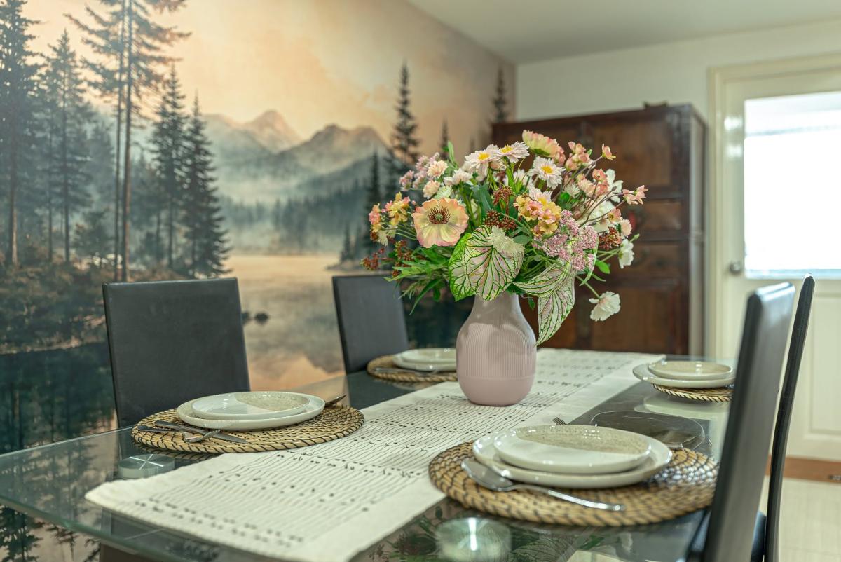 ศรีบำเพ็ญ คอนโด โฮม [Sribumpen Condo Home]