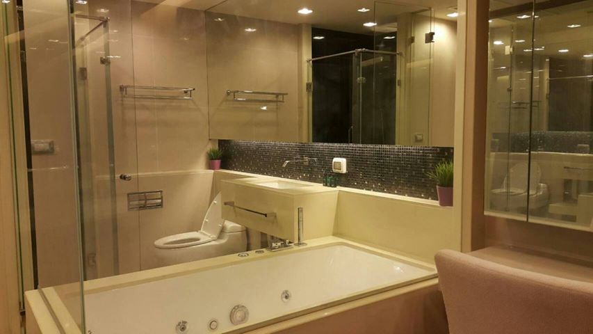 ดิ แอดเดรส สาทร [The Address Sathorn]